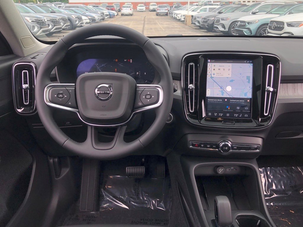New 2026 Volvo XC40 B5 Core w/ Protection Package Premier AWD/4WD image 16