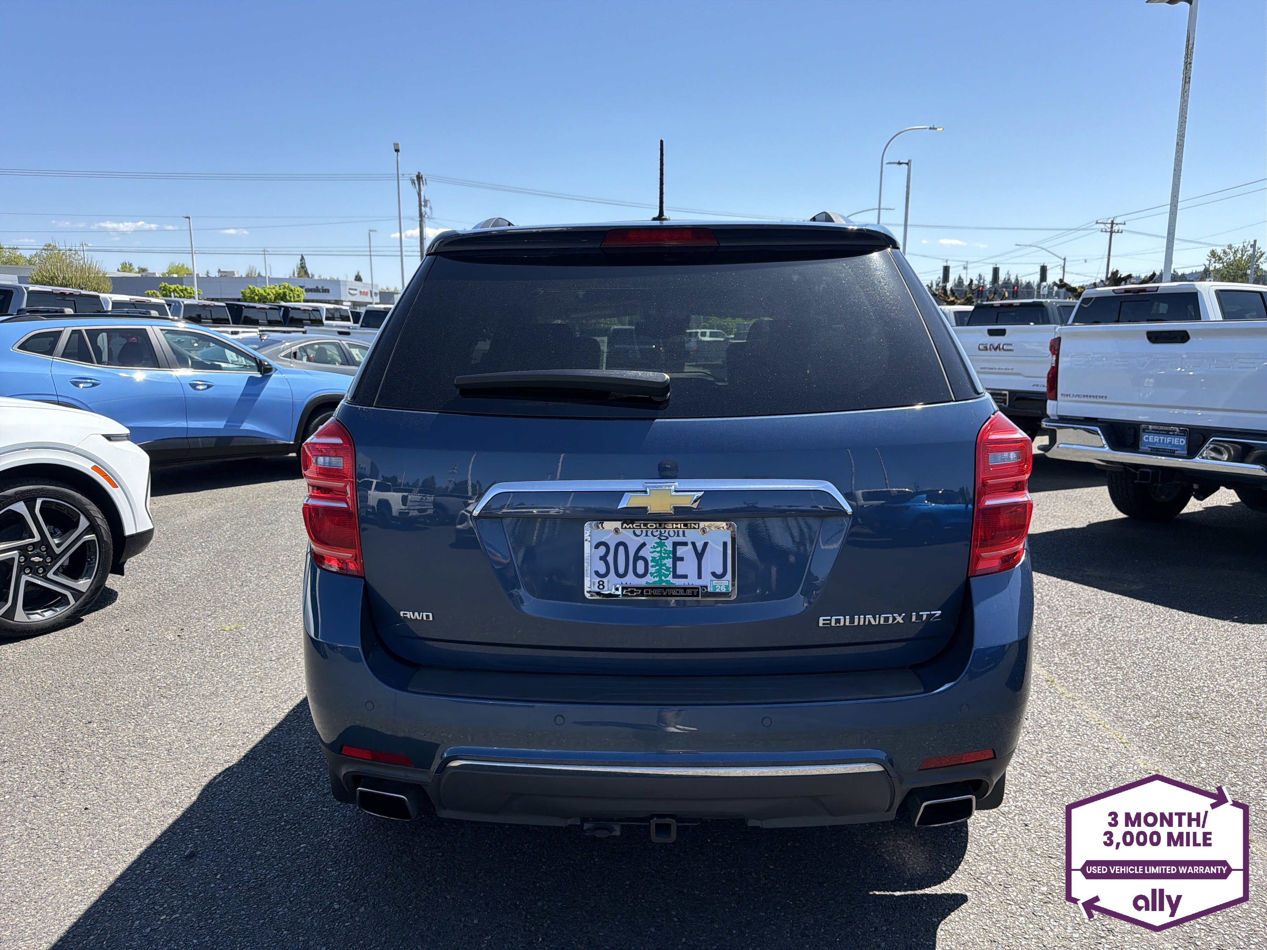 Used 2016 Chevrolet Equinox LTZ w/ Enhanced Convenience Package AWD/4WD image 3