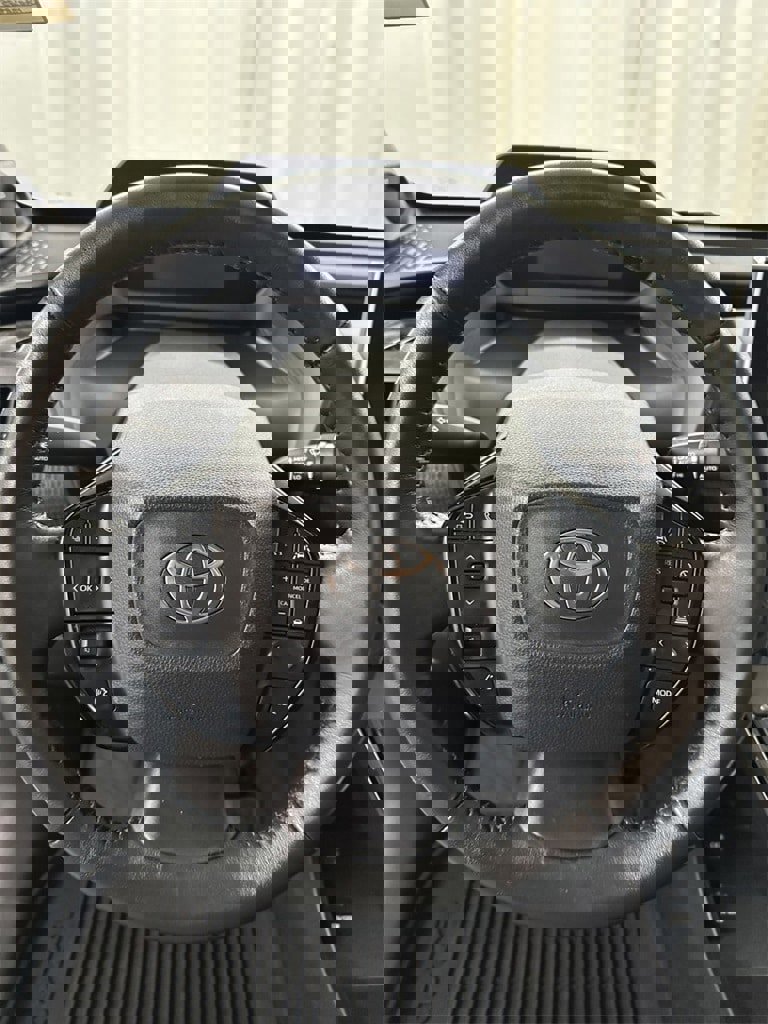 Used 2023 Toyota bZ4X Limited image 17