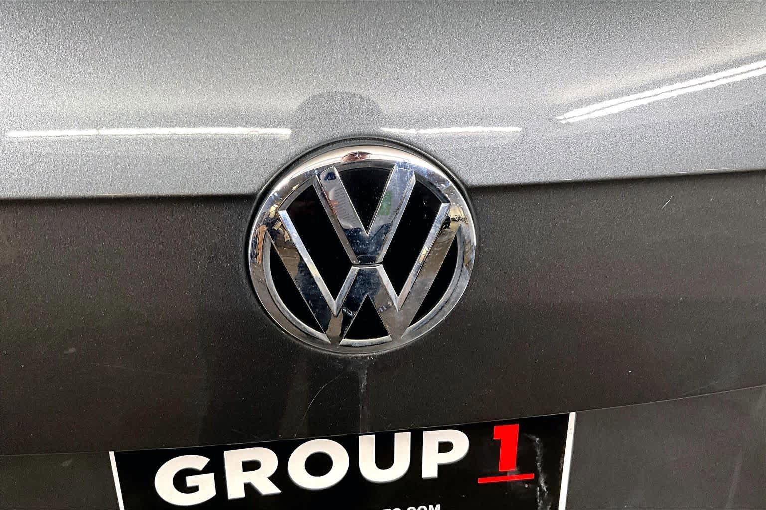 Used 2018 Volkswagen Tiguan SEL AWD/4WD image 30