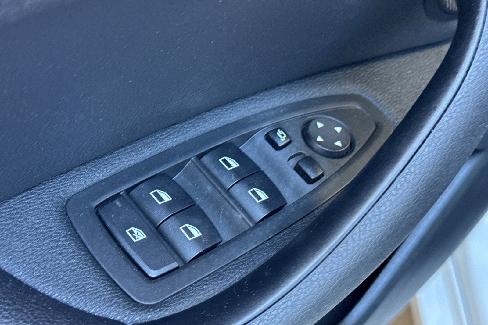 Used 2021 BMW X1 sDrive28i w/ M Sport Package FWD image 13