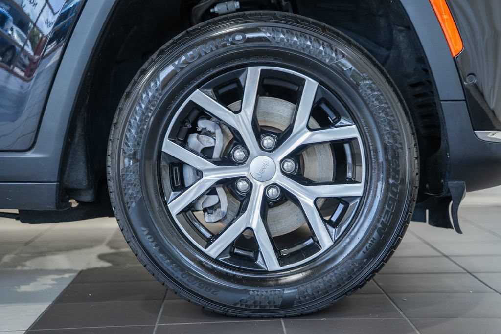 Used 2023 Jeep Grand Cherokee L Limited w/ Luxury Tech Group II AWD/4WD image 19