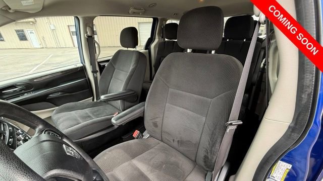 Used 2018 Dodge Grand Caravan SE w/ UConnect Hands-Free Group image 15