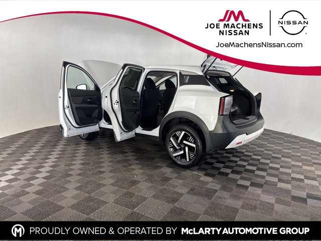 Certified 2025 Nissan Kicks SV w/ Illumination Package image 16