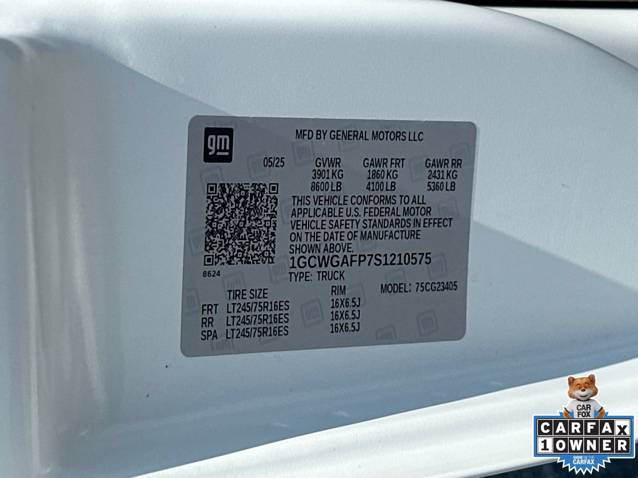 Used 2025 Chevrolet Express 2500 w/ Driver Convenience Package RWD image 32
