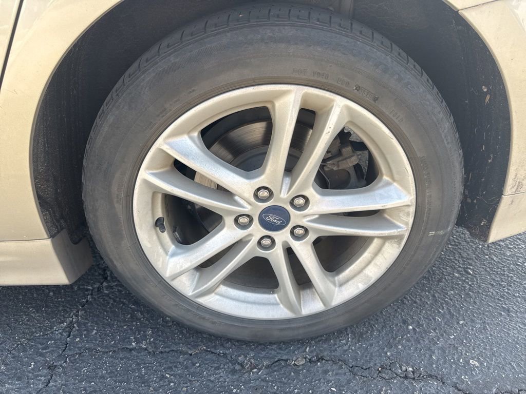 Used 2018 Ford Fusion SE FWD image 9