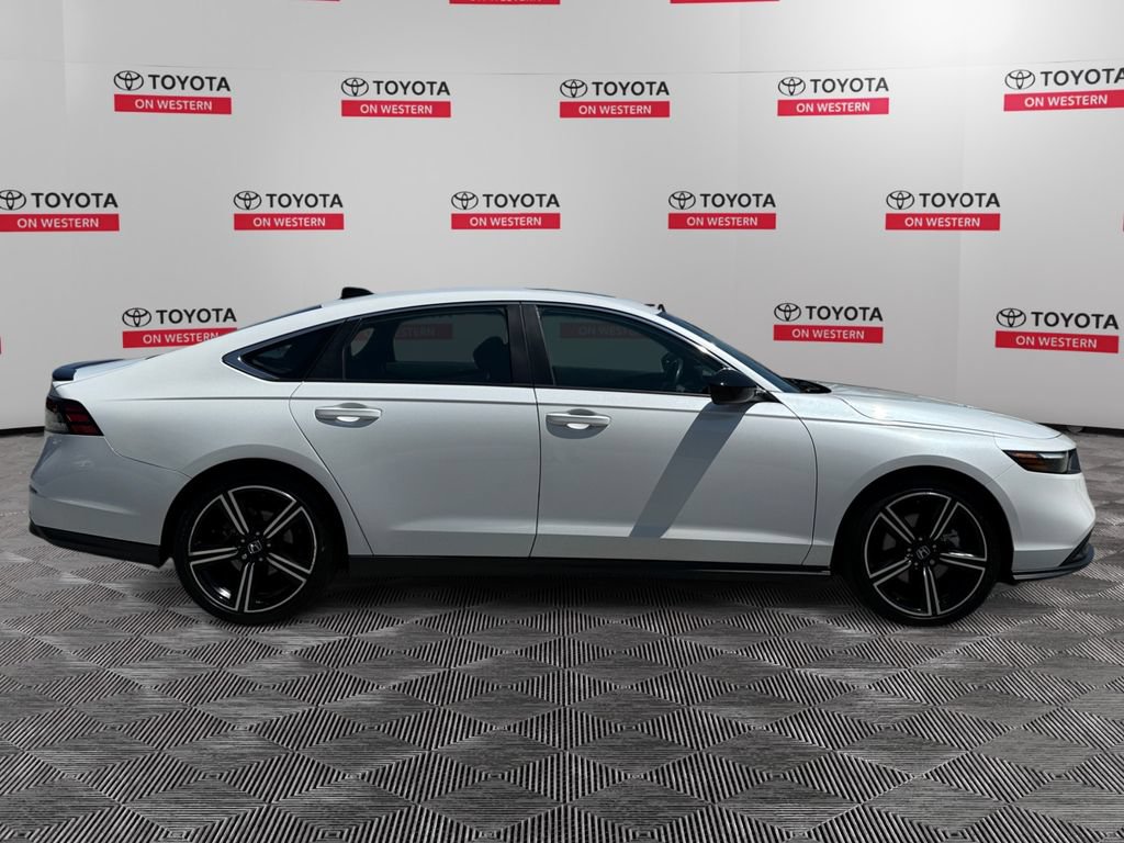 Used 2025 Honda Accord Sport image 4