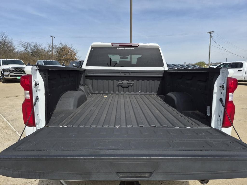Used 2022 Chevrolet Silverado 2500 LTZ w/ Safety Package AWD/4WD image 11