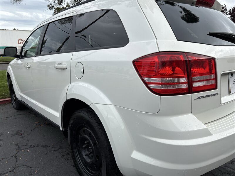 Used 2016 Dodge Journey SE w/ Flexible Seating Group FWD image 10