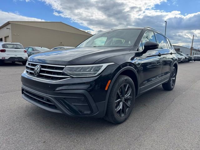 Used 2022 Volkswagen Tiguan SE AWD/4WD image 2