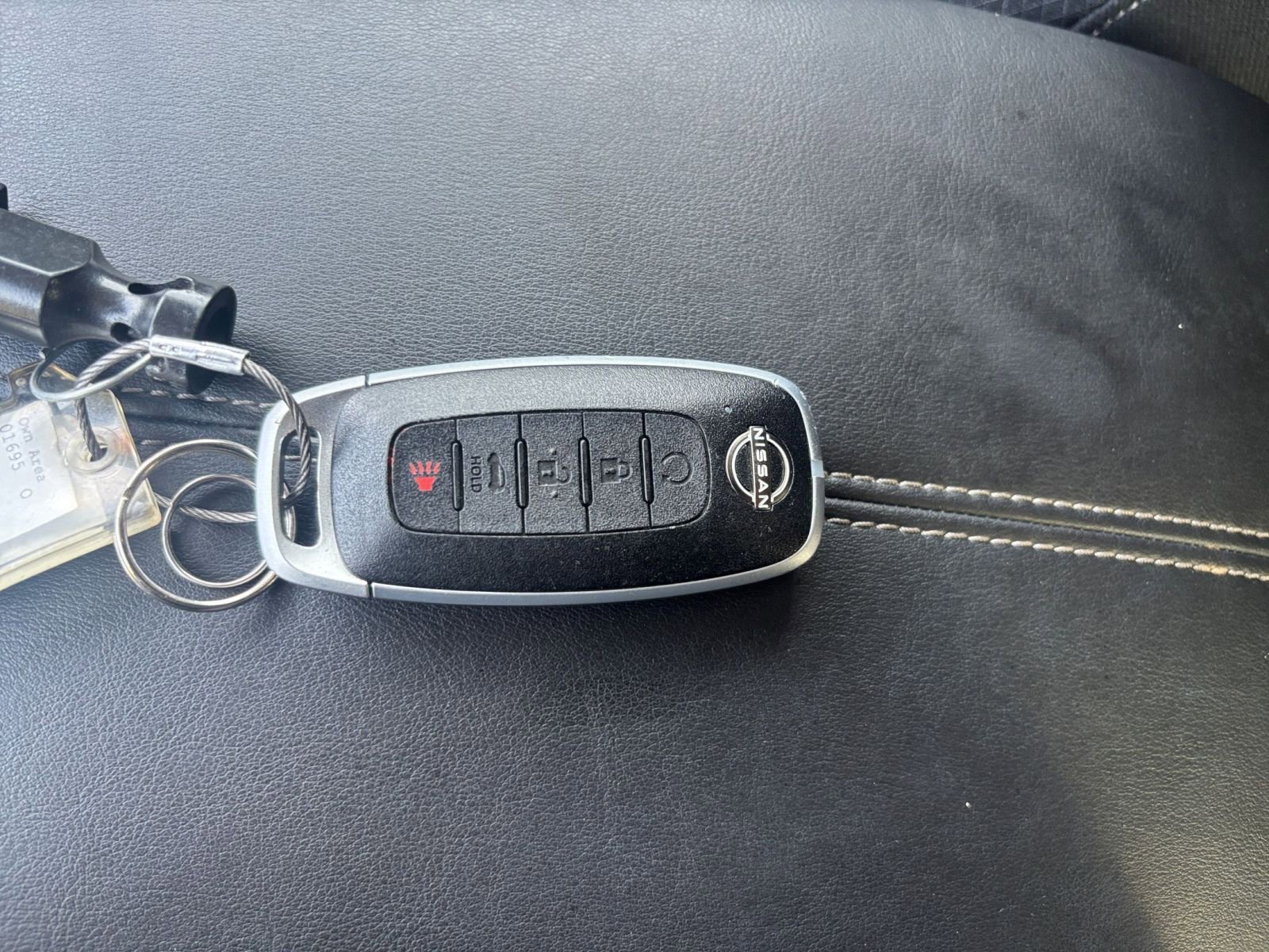 Used 2025 Nissan Pathfinder SV image 21