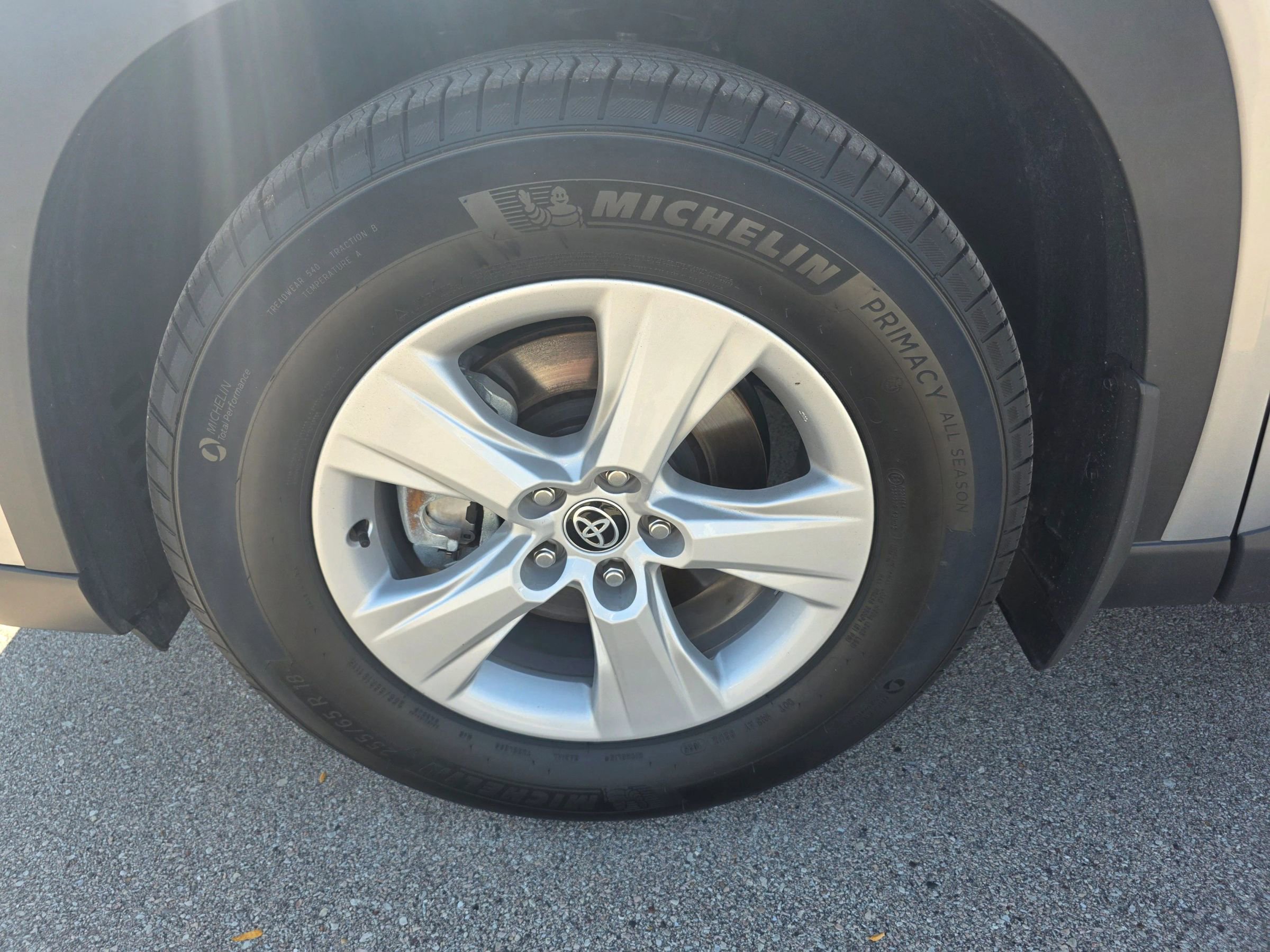 Used 2025 Toyota Grand Highlander AWD image 16