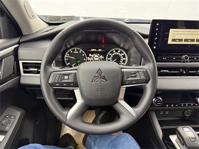 New 2026 Mitsubishi Outlander ES image 15