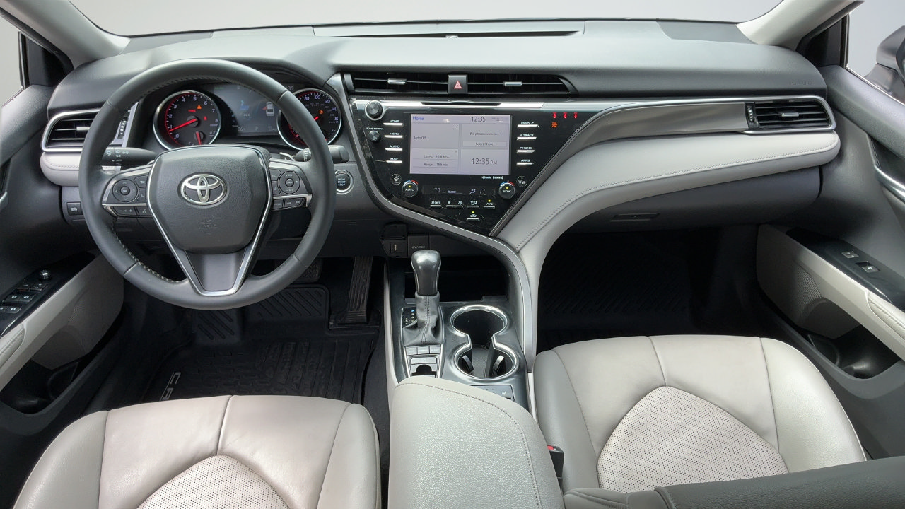 Used 2020 Toyota Camry XSE FWD image 7