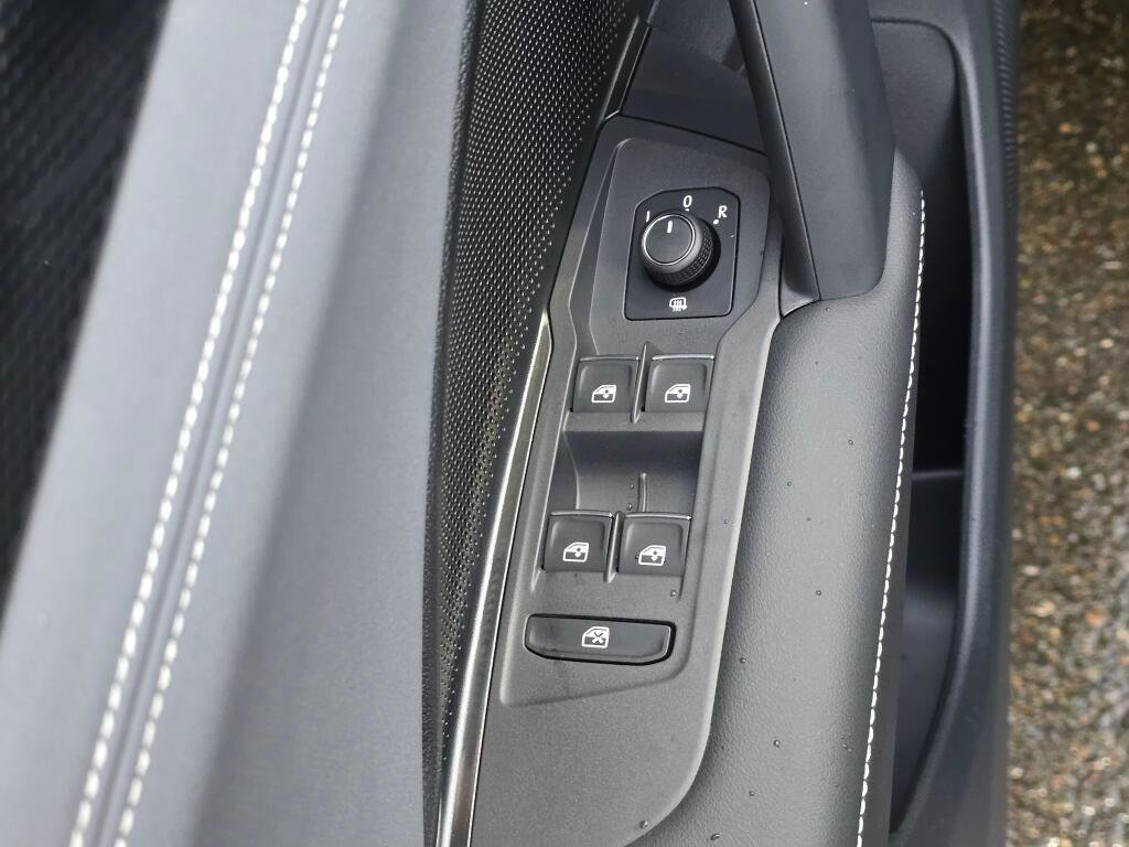 New 2026 Volkswagen Tiguan SE R-Line image 21