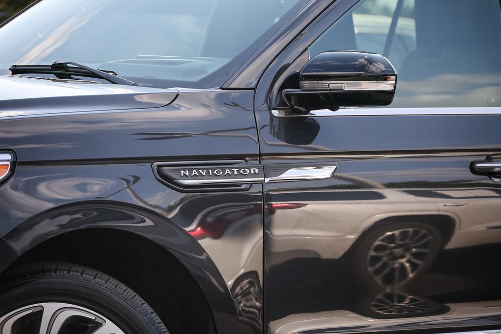 Used 2024 Lincoln Navigator Reserve AWD/4WD image 27
