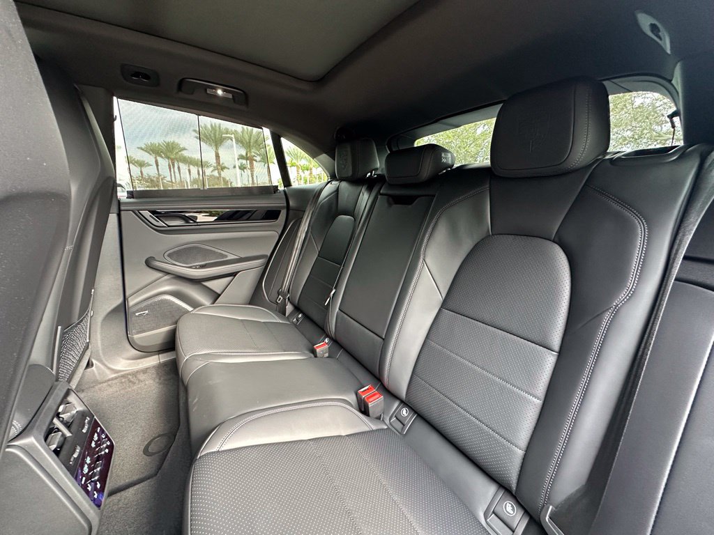 Used 2026 Porsche Macan Electric RWD image 39
