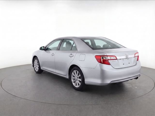 Used 2013 Toyota Camry XLE w/ Leather Pkg FWD image 5