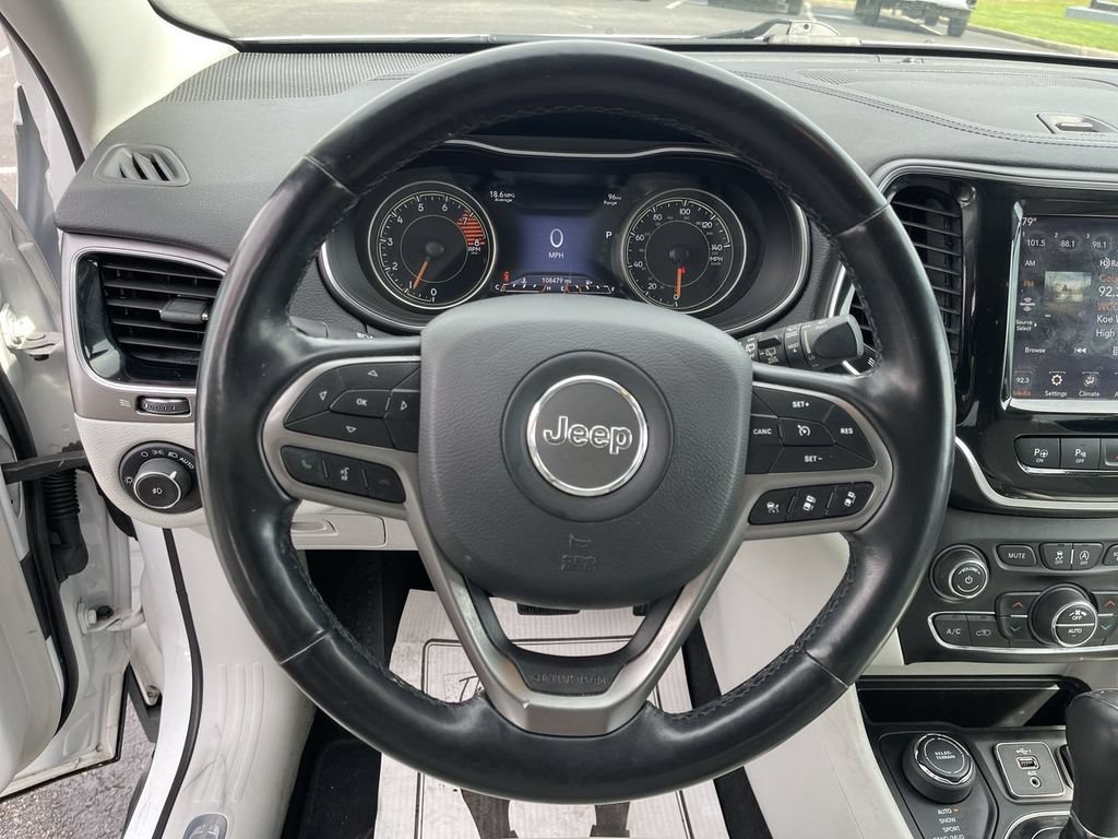 Used 2020 Jeep Cherokee Limited w/ Technology Group AWD/4WD image 14
