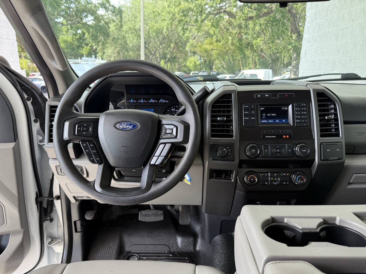 Used 2019 Ford F250 XL w/ Power Equipment Group AWD/4WD image 2