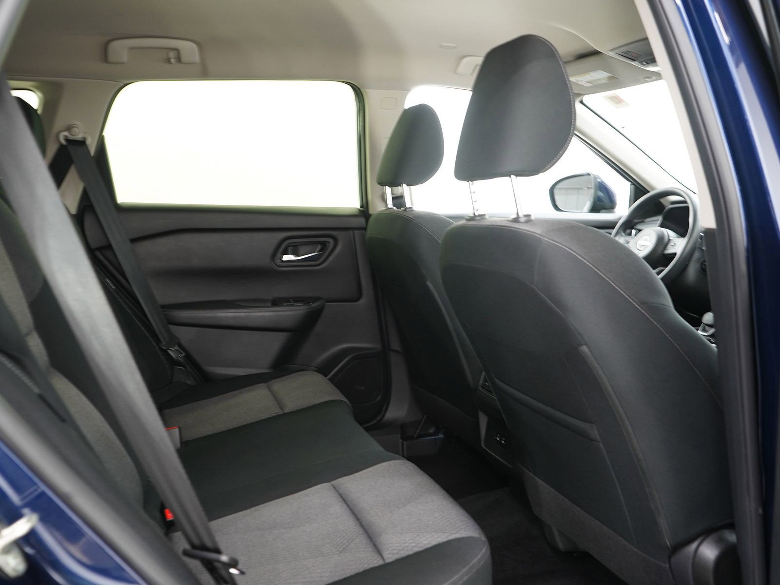 Used 2024 Nissan Rogue SV FWD image 15