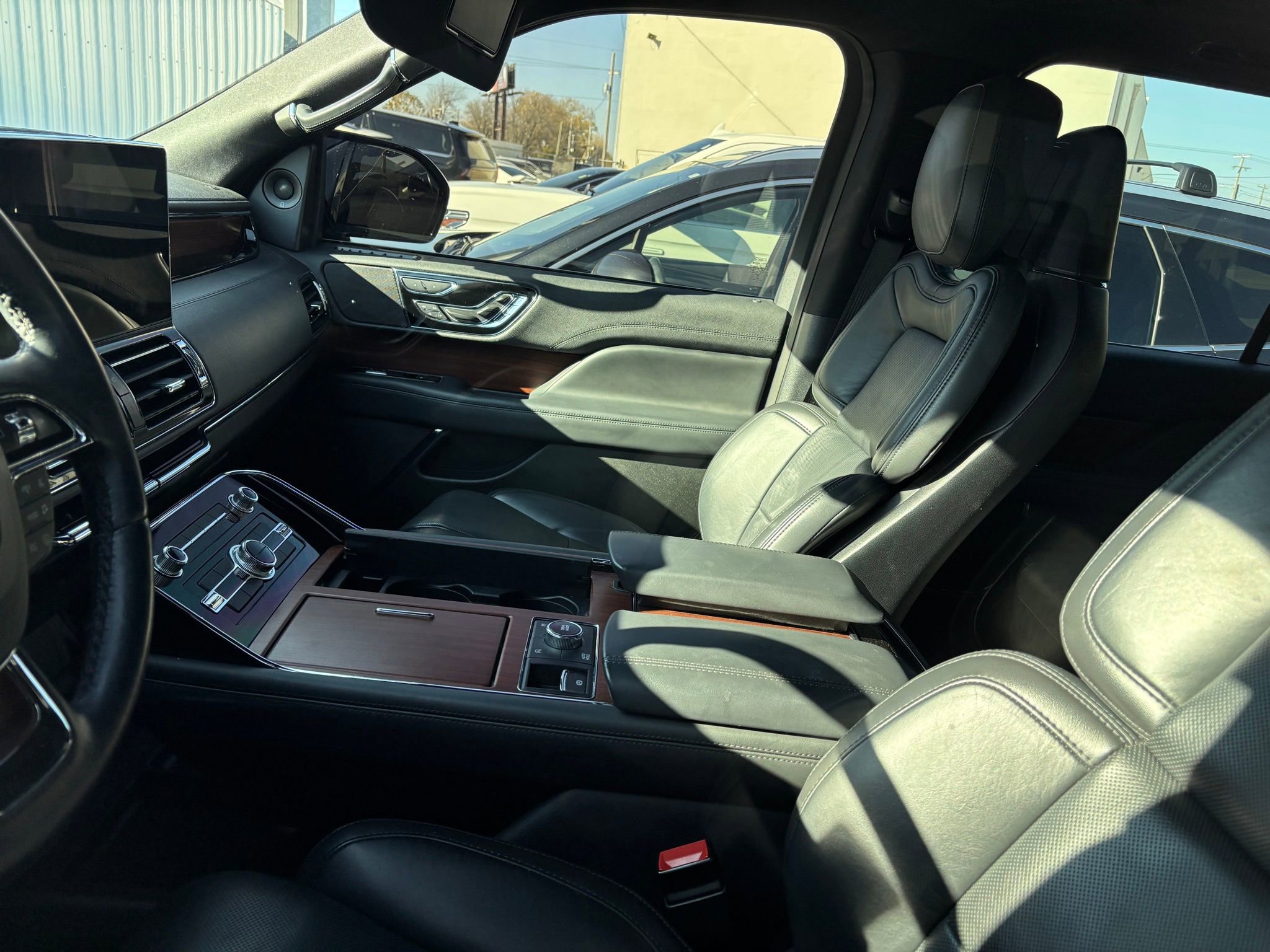 Certified 2022 Lincoln Navigator Reserve w/ Monochromatic Package image 12