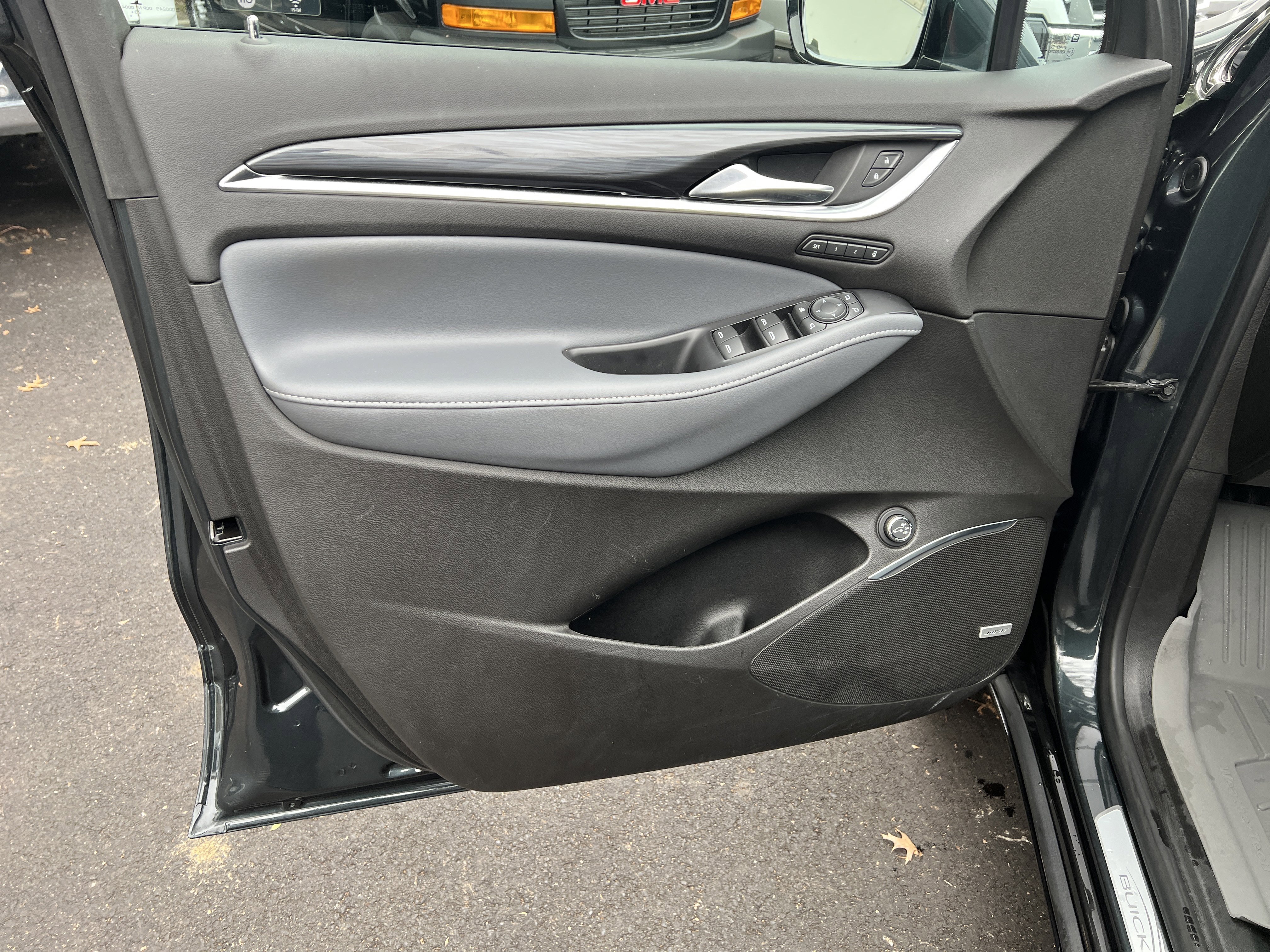 Used 2021 Buick Enclave Premium w/ Sun and Sites Package image 14