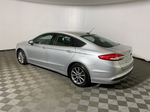 Used 2017 Ford Fusion SE w/ Fusion SE Technology Package image 13