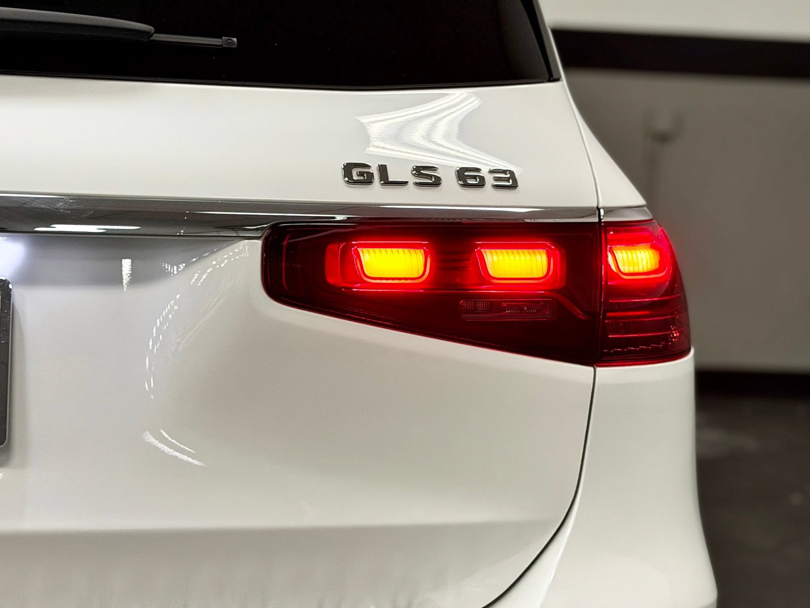 Used 2025 Mercedes-Benz GLS 63 AMG 4MATIC image 14