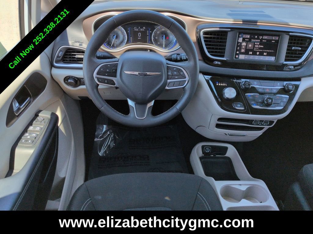 Used 2023 Chrysler Voyager LX FWD image 18