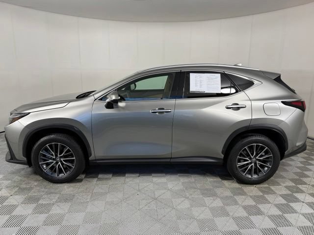 Used 2025 Lexus NX 250 FWD w/ Towing Package (2000 Lbs) image 3