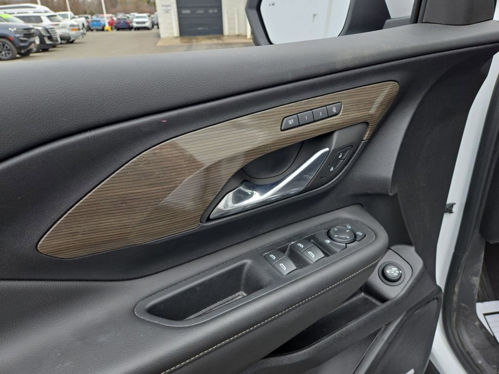 Used 2023 GMC Terrain Denali w/ Denali Premium Package image 15