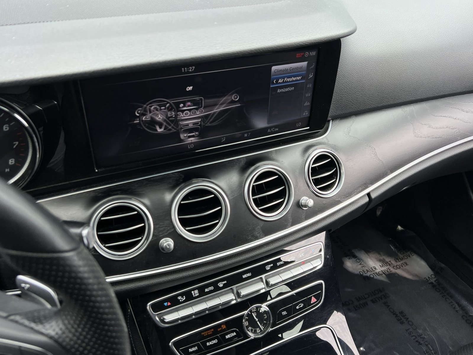 Used 2017 Mercedes-Benz E 300 4MATIC image 26