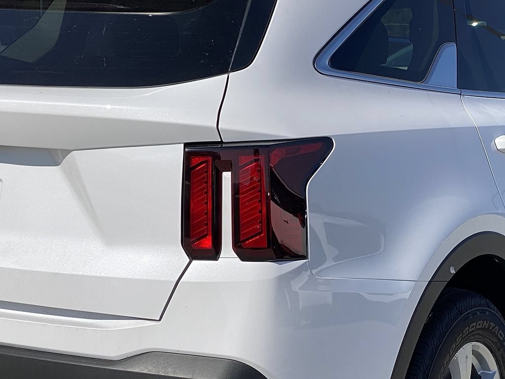 New 2026 Kia Sorento LX FWD image 4