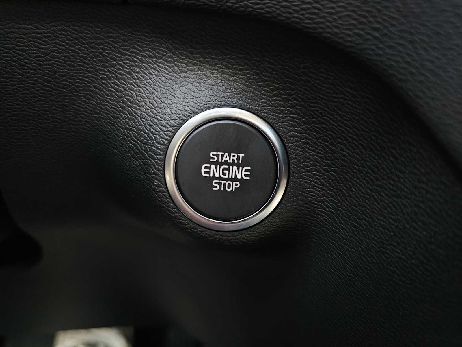 New 2026 Volvo XC40 B5 Core w/ Climate Package AWD/4WD image 36
