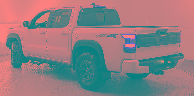 Used 2025 Nissan Frontier PRO-4X AWD/4WD image 4