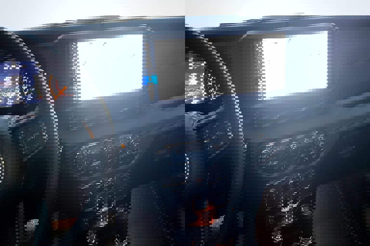 Used 2025 Jeep Wrangler Unlimited Rubicon image 16