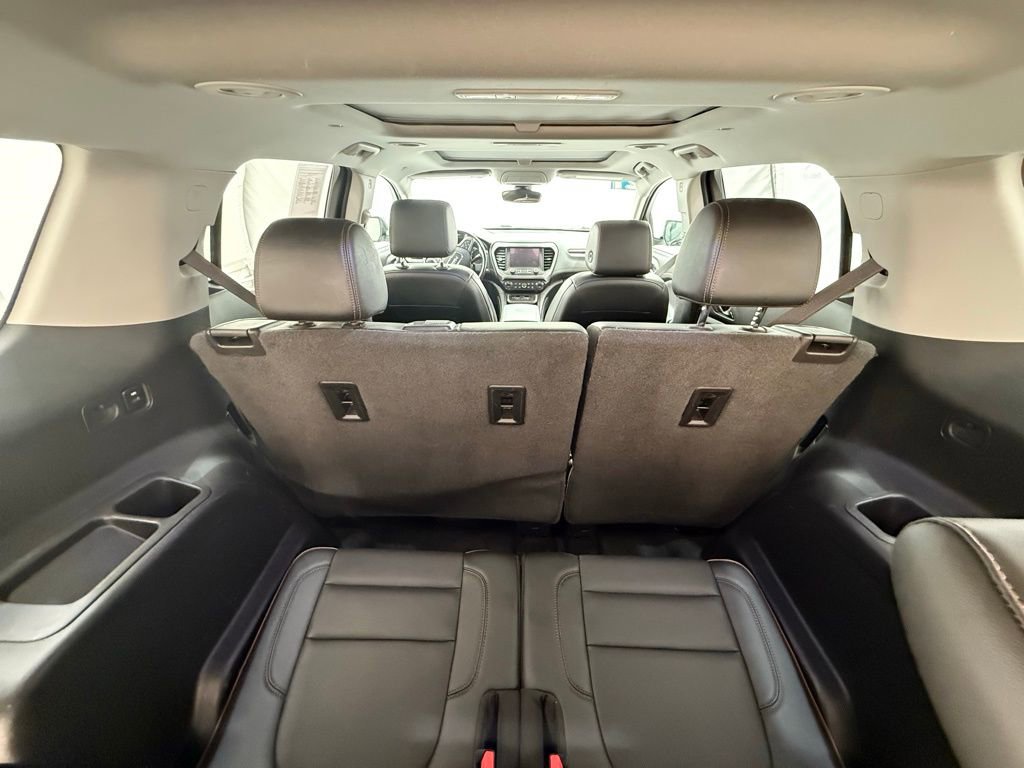 Used 2021 GMC Acadia AT4 w/ GMC Pro Grade Package image 28