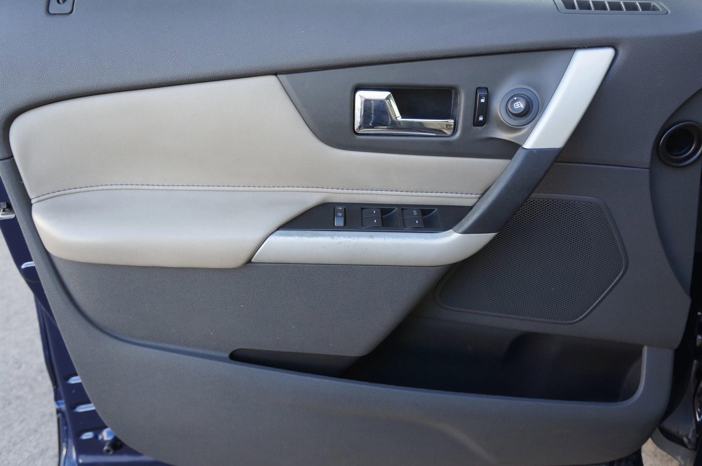 Used 2011 Ford Edge SE w/ 101A Rapid Spec Order Code image 24