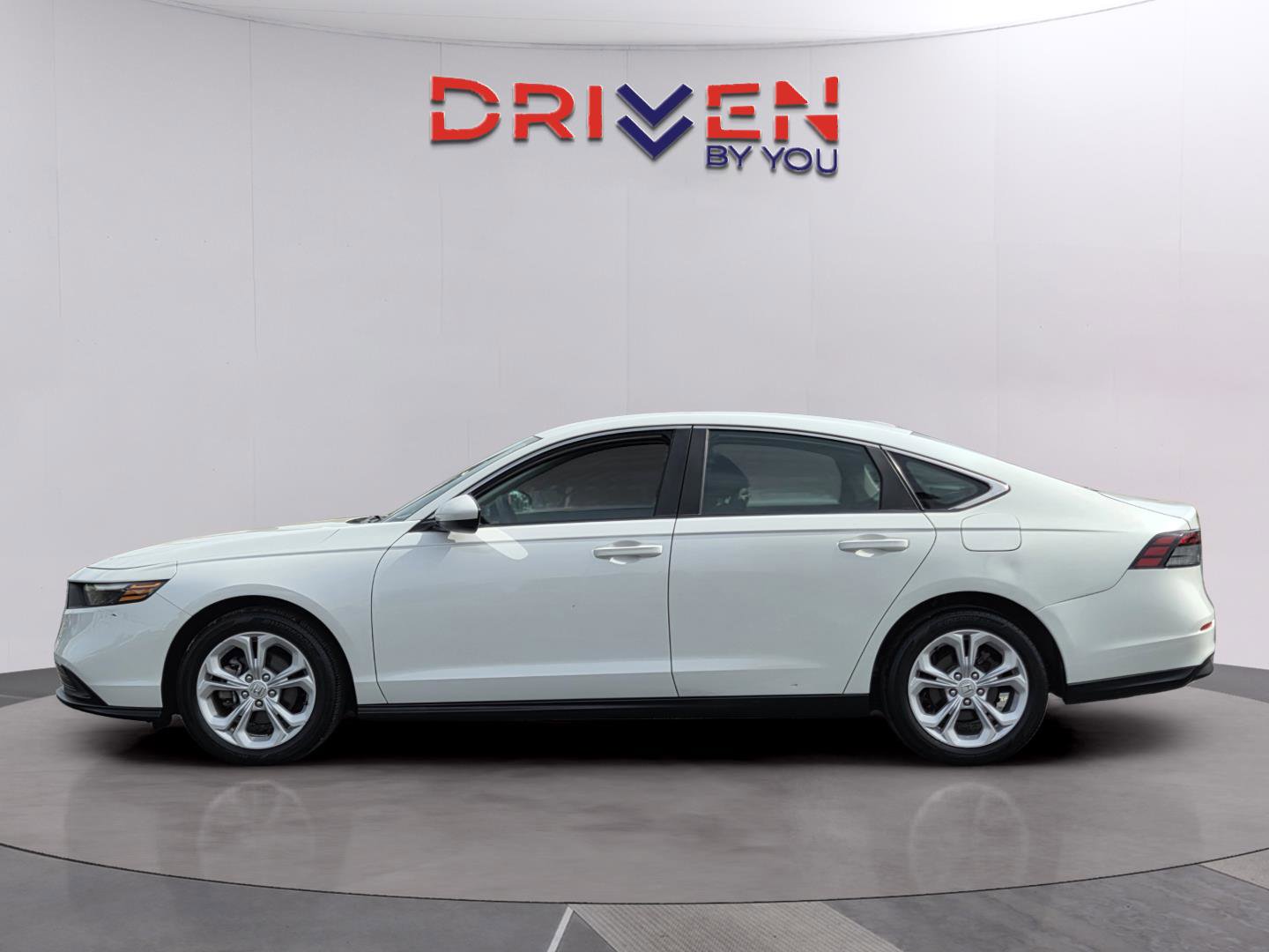 Used 2023 Honda Accord LX image 2