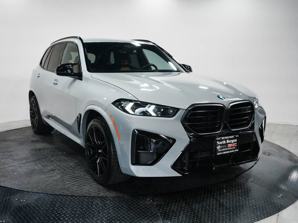 Used 2025 BMW X5 M Competition w/ Executive Package image 3