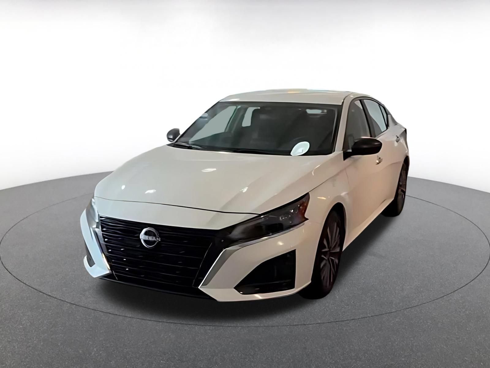 Used 2025 Nissan Altima 2.5 SV FWD image 6