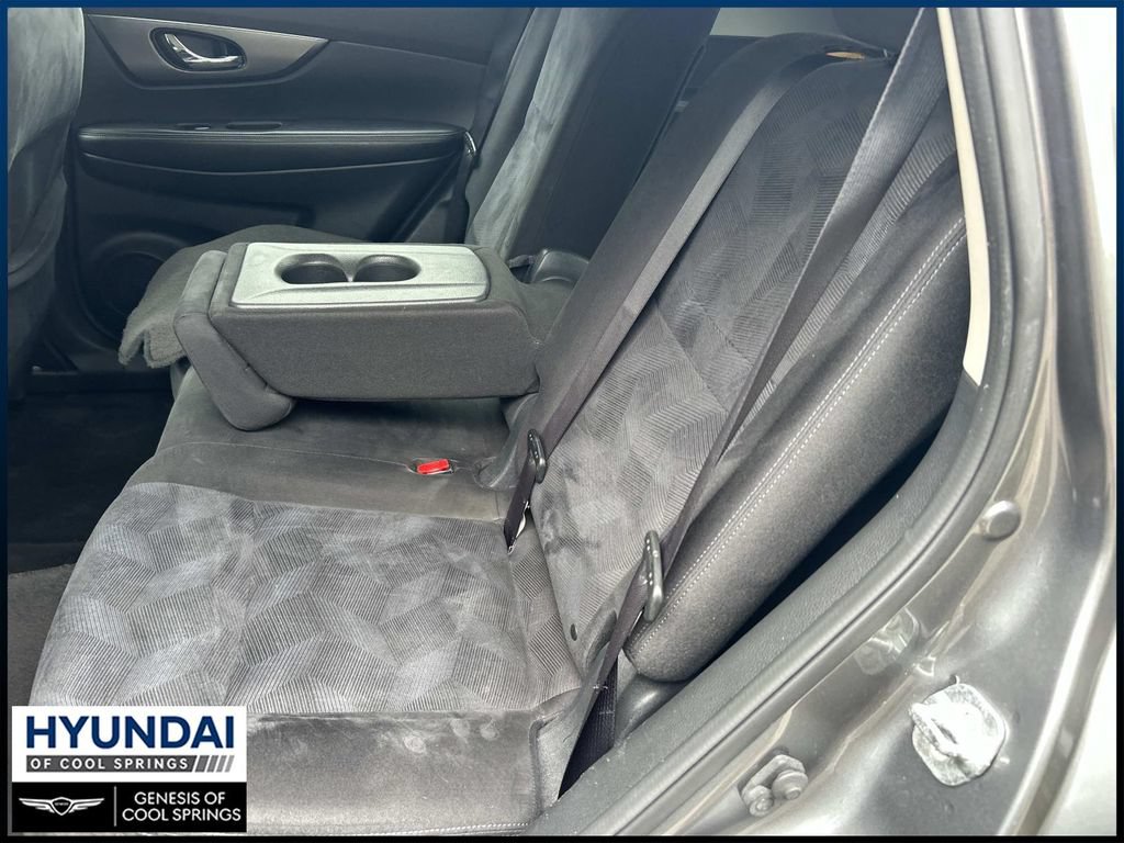 Used 2015 Nissan Rogue SV FWD image 20