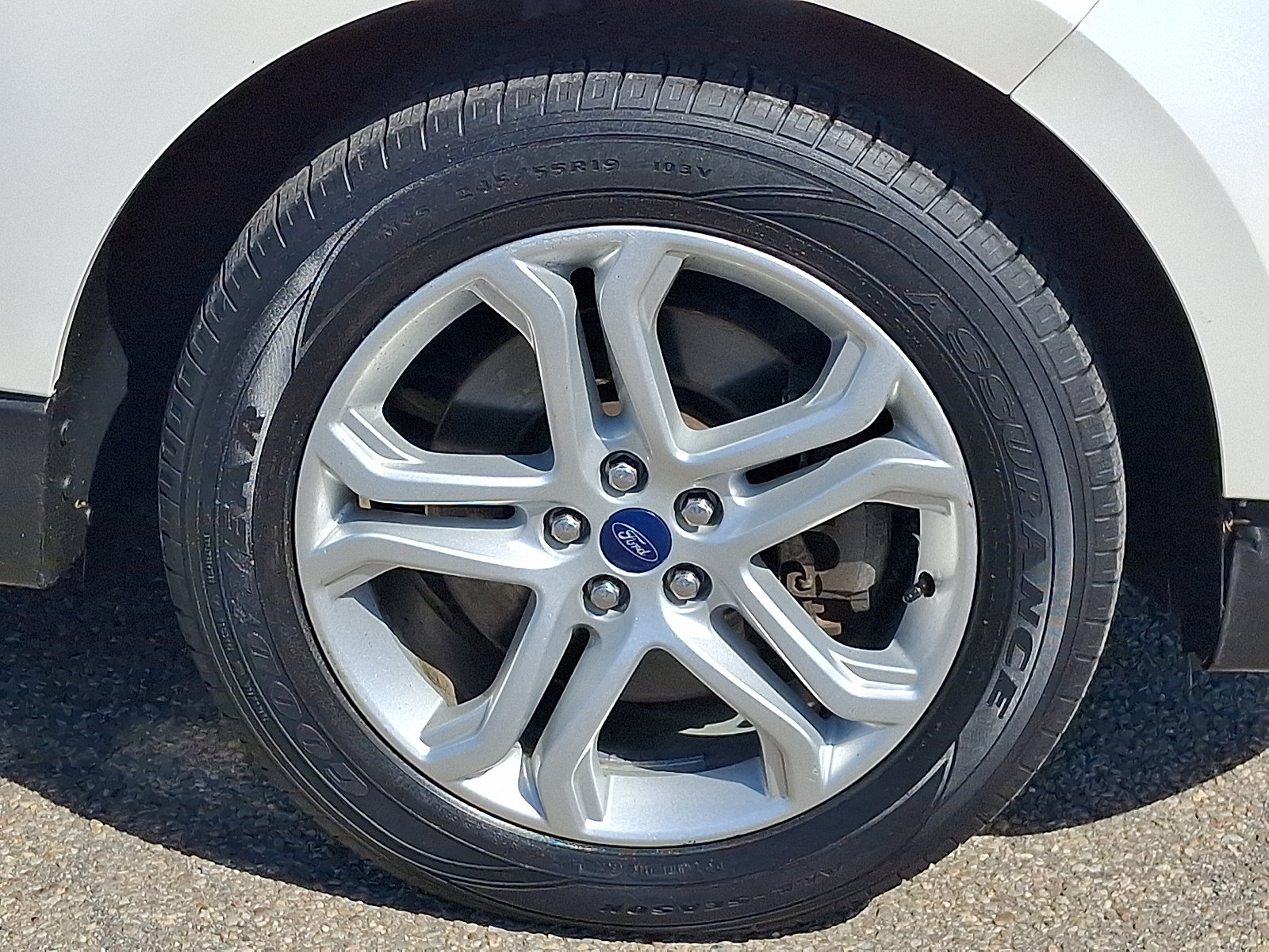Used 2017 Ford Edge Titanium w/ Technology Package AWD/4WD image 8