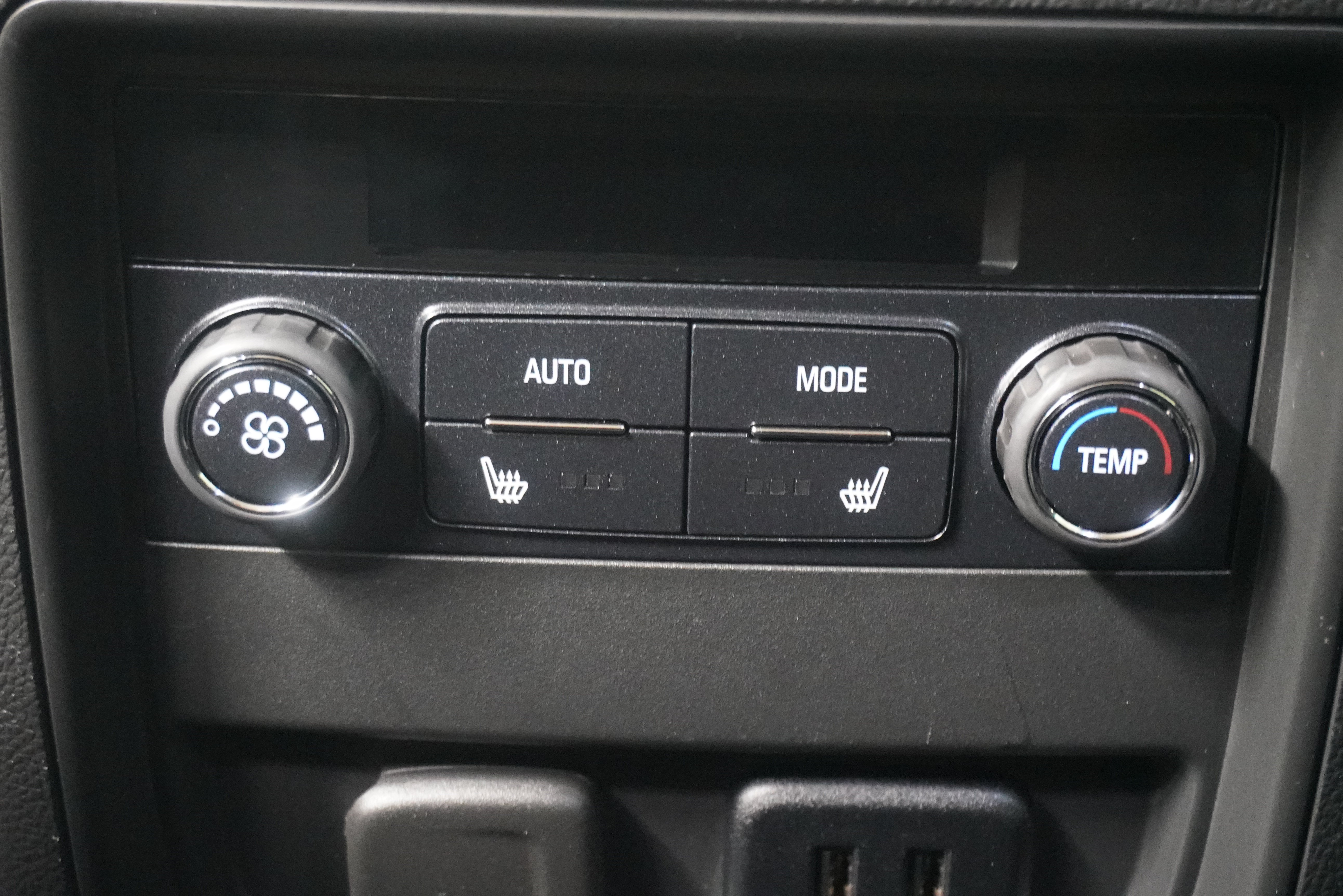 Used 2017 Buick Envision Essence FWD image 13