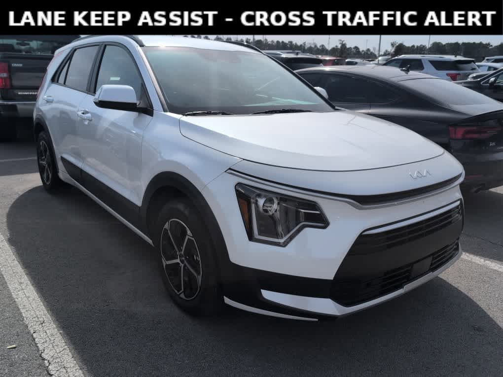 Used 2024 Kia Niro EX image 3