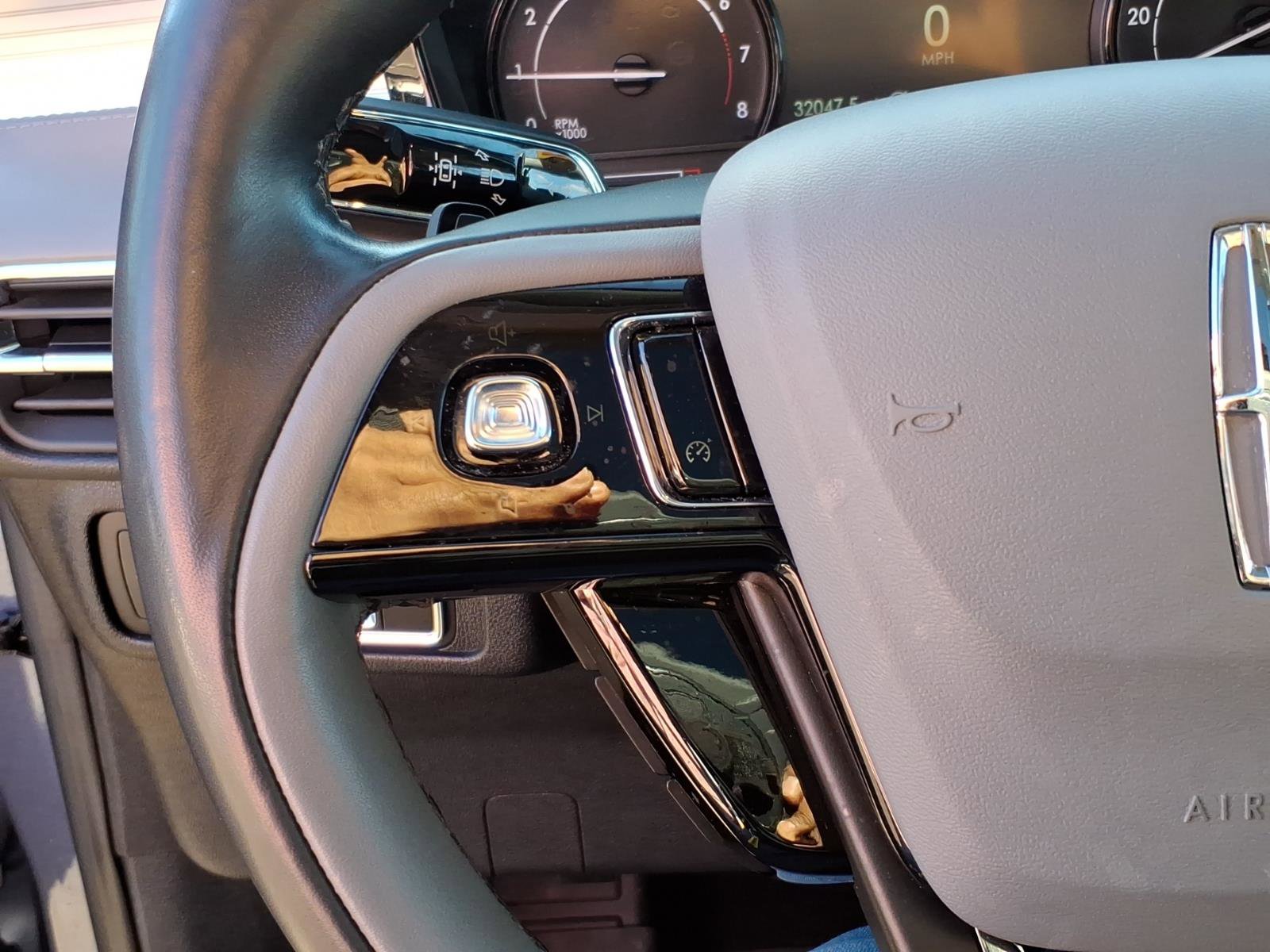 Used 2022 Lincoln Corsair AWD w/ Premium Package image 19