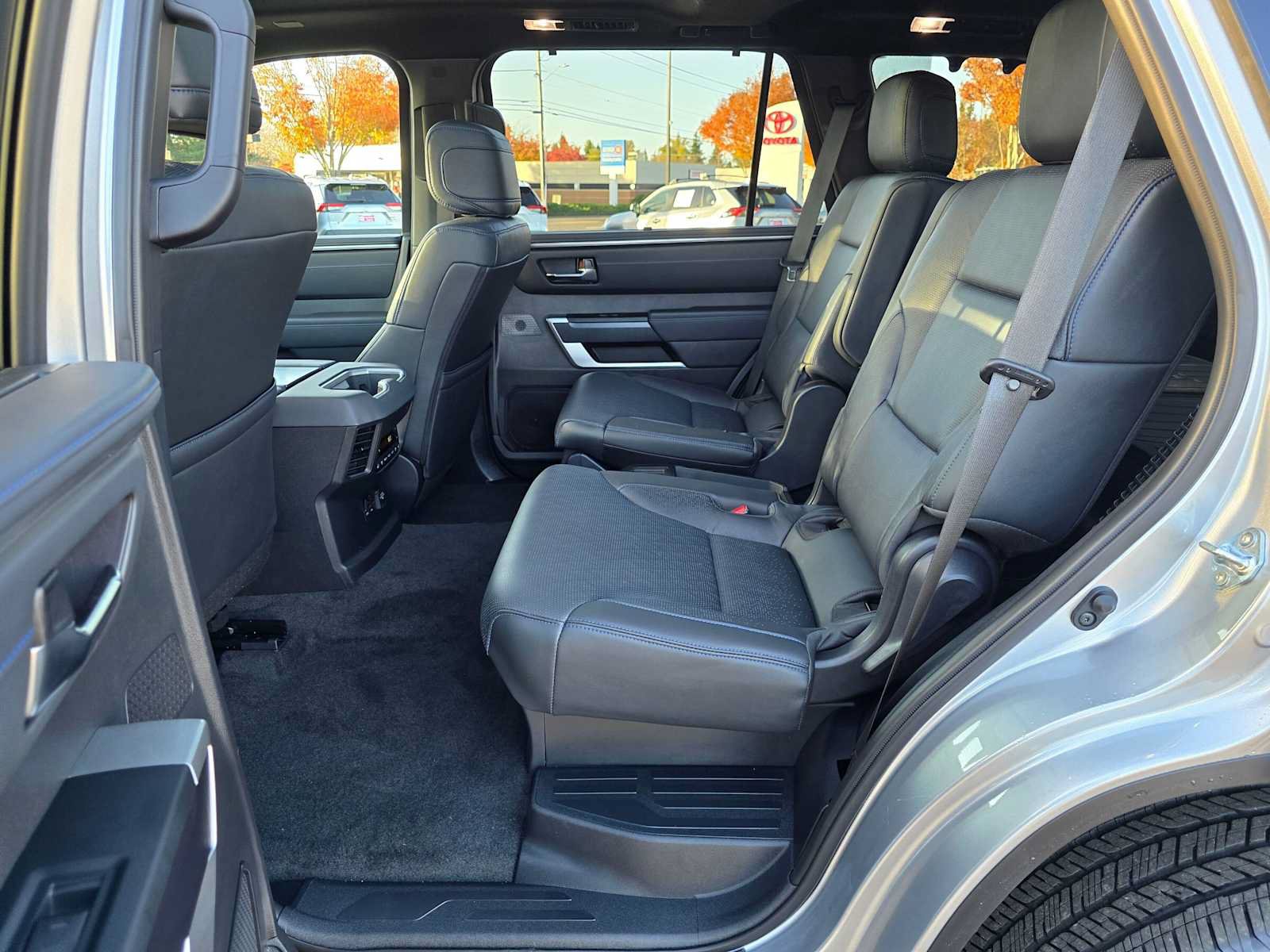 Used 2025 Toyota Sequoia Platinum AWD/4WD image 22