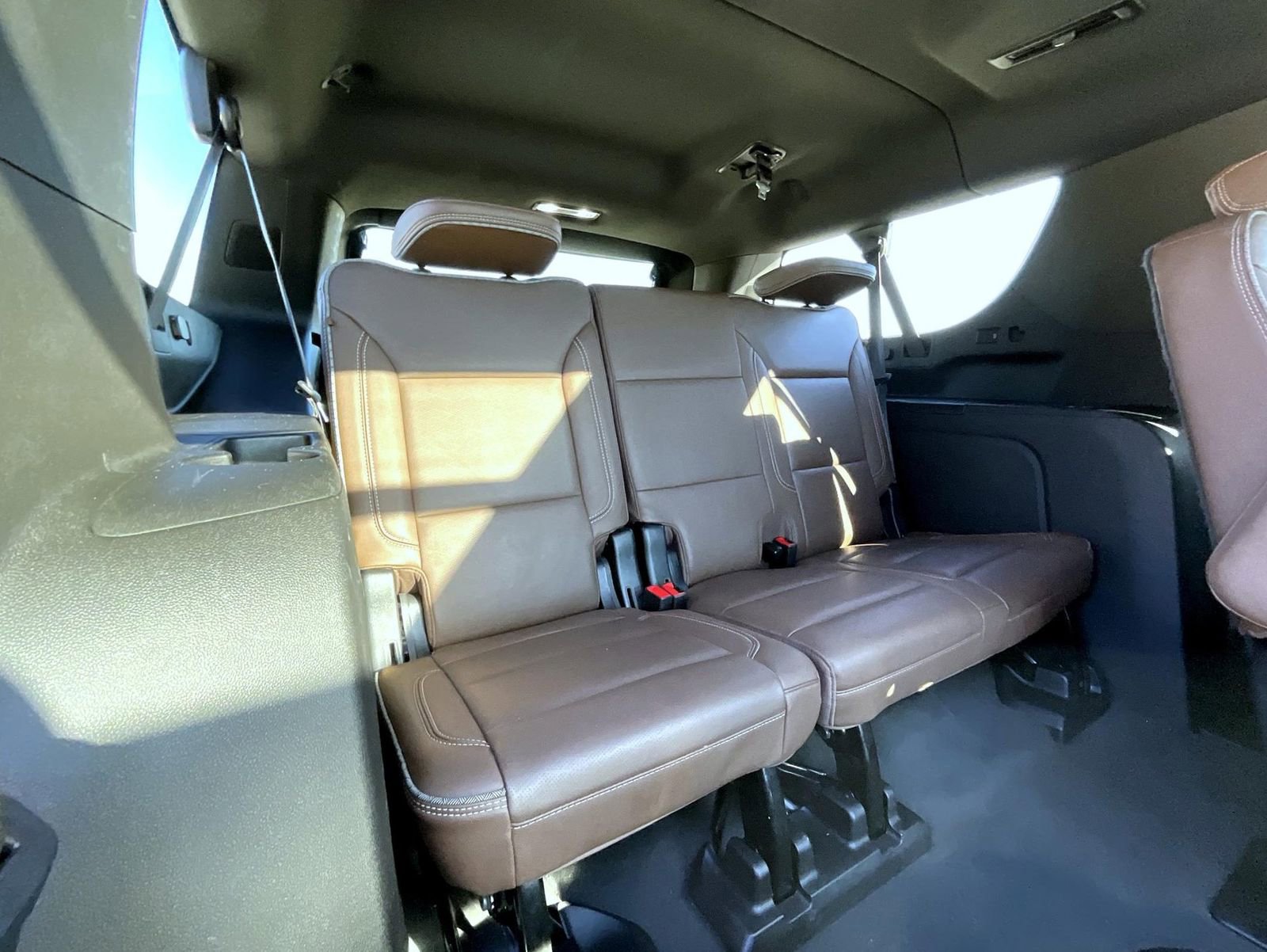 Used 2023 Chevrolet Suburban High Country image 21