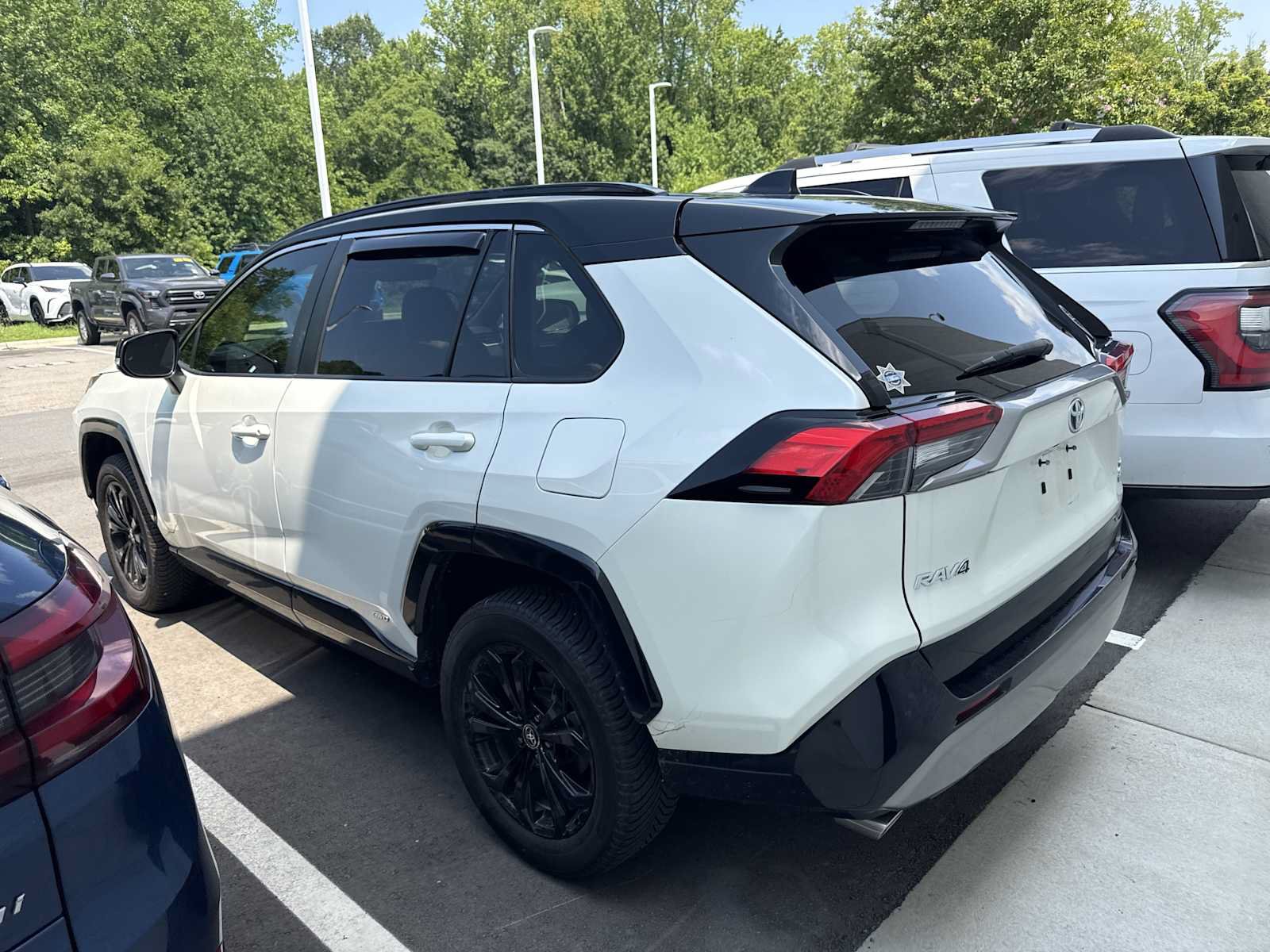 Used 2022 Toyota RAV4 XSE AWD/4WD image 45